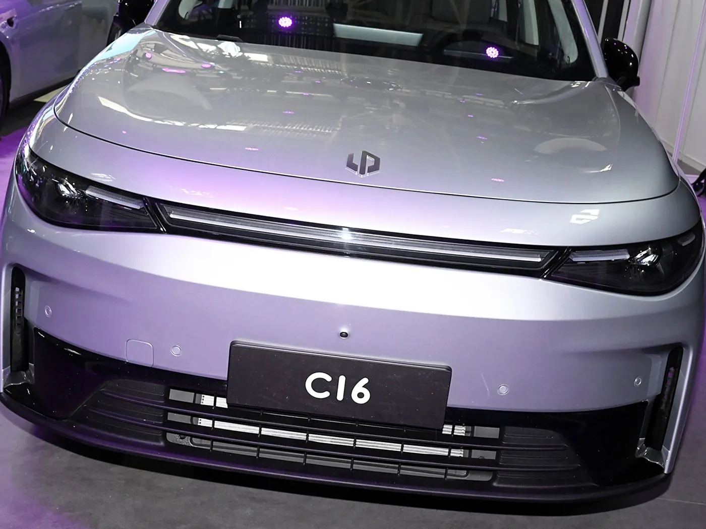Leapmotor C16 5 эшиктүү 6 орундуу EV SUV 4WD айдоо режими Сол рулдук электр жана гибриддик күйүүчү май New Energy Auto