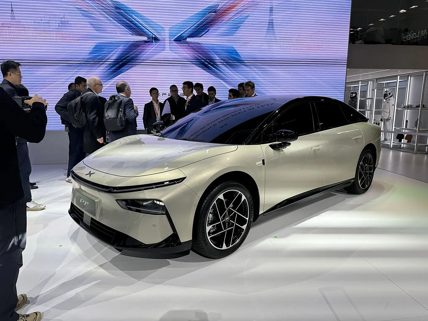 Чектелген Edition EV XPENG P7 + 5-орундуу таза электр хэтчбэк Жаңы дизайн сол рентер 685 км Максималдуу энергия автоунаасы