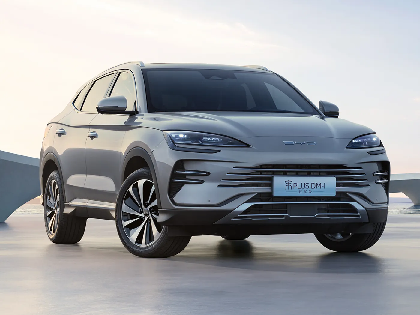 BYD Song Plus SUV Automatic AWD, арткы камерасы бар булгаары отургучтар гибрид күйүүчү май сол руль