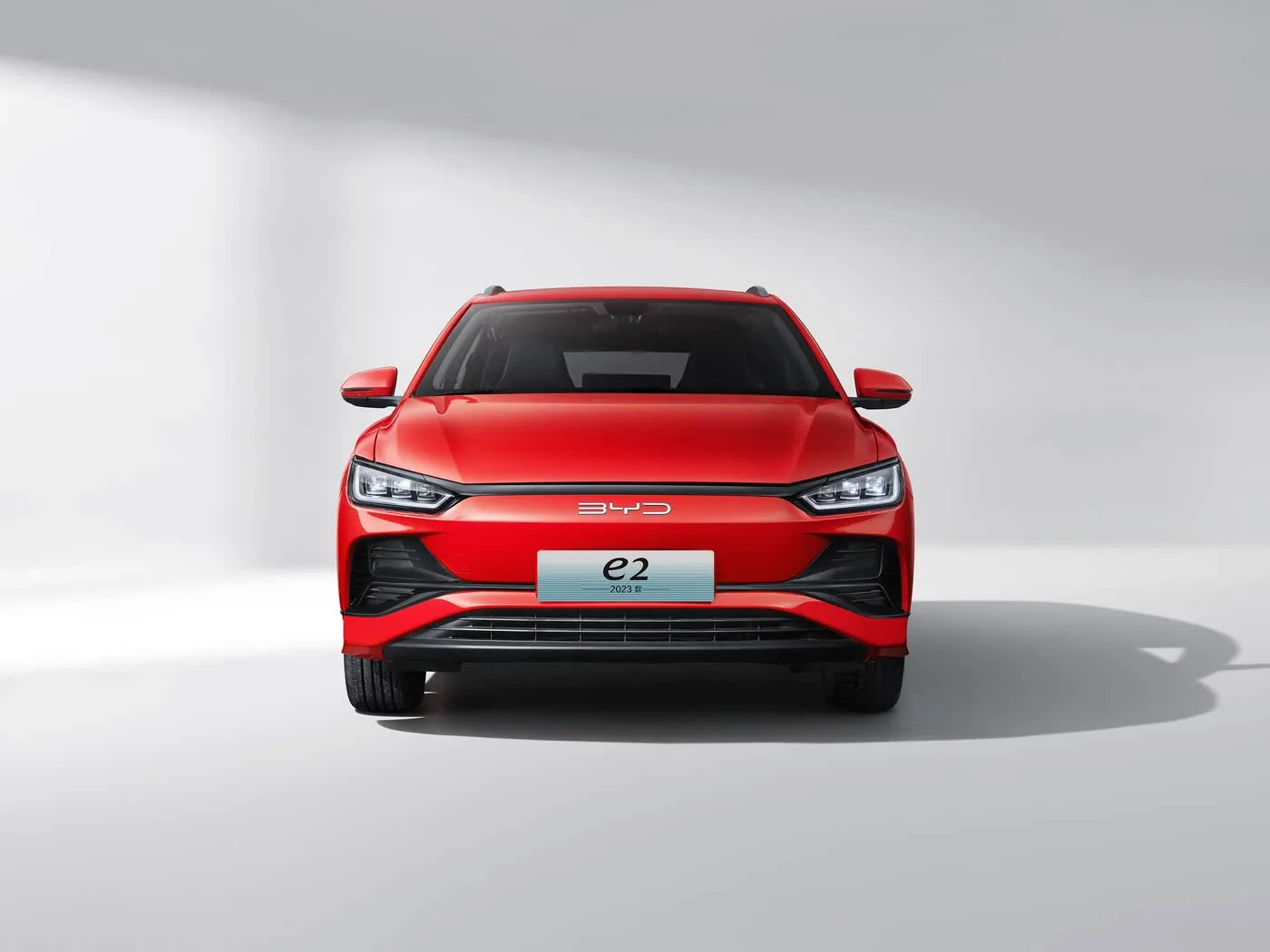 BYD E2 Luxury Electric EV Sedan SUV Хэтчбек Сол рулунда литий батареясы бар мотор Кытайдын жаңы энергетикалык унаасы