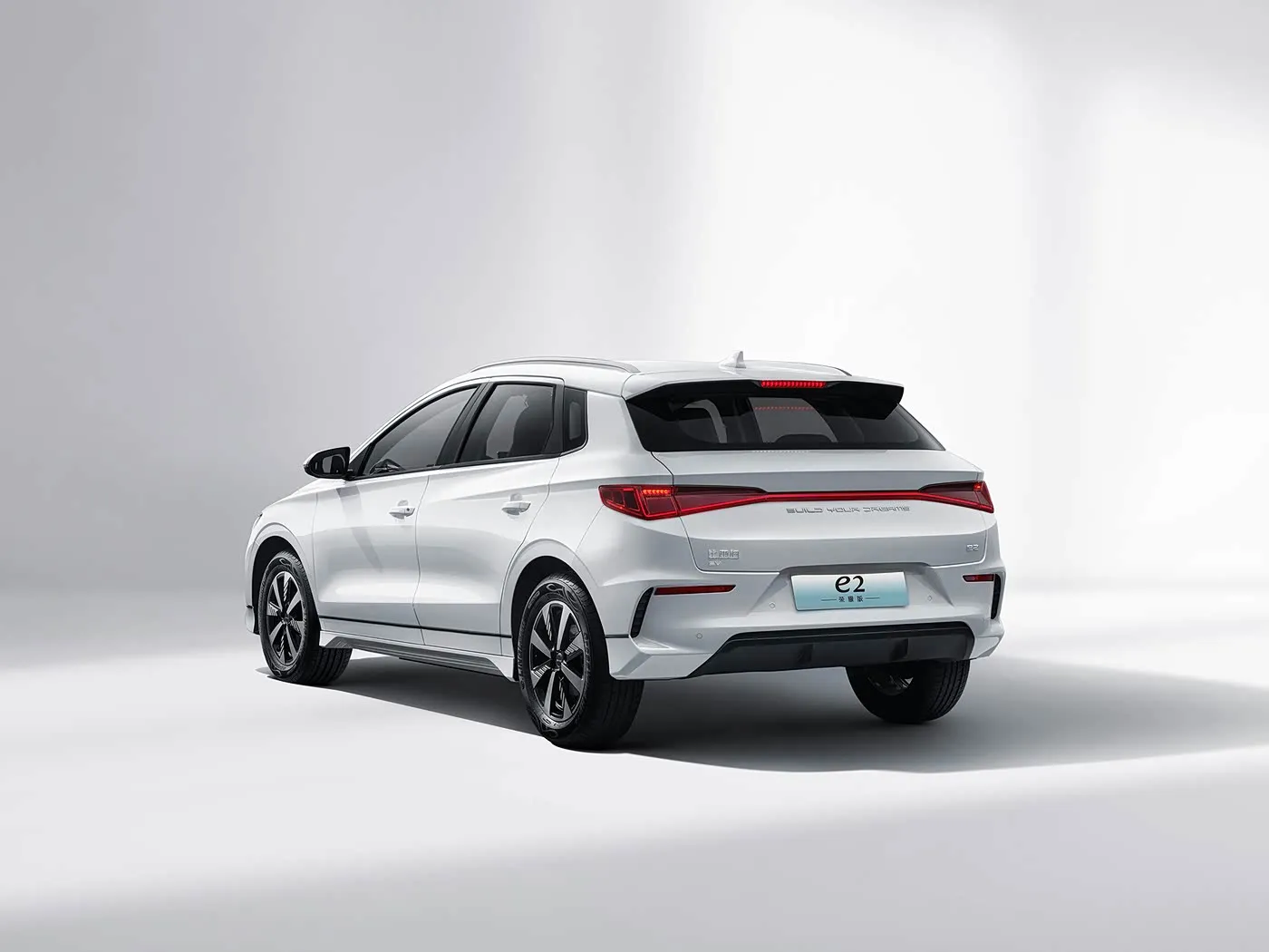 BYD E2 Luxury Electric EV Sedan SUV Хэтчбек Сол рулунда литий батареясы бар мотор Кытайдын жаңы энергетикалык унаасы