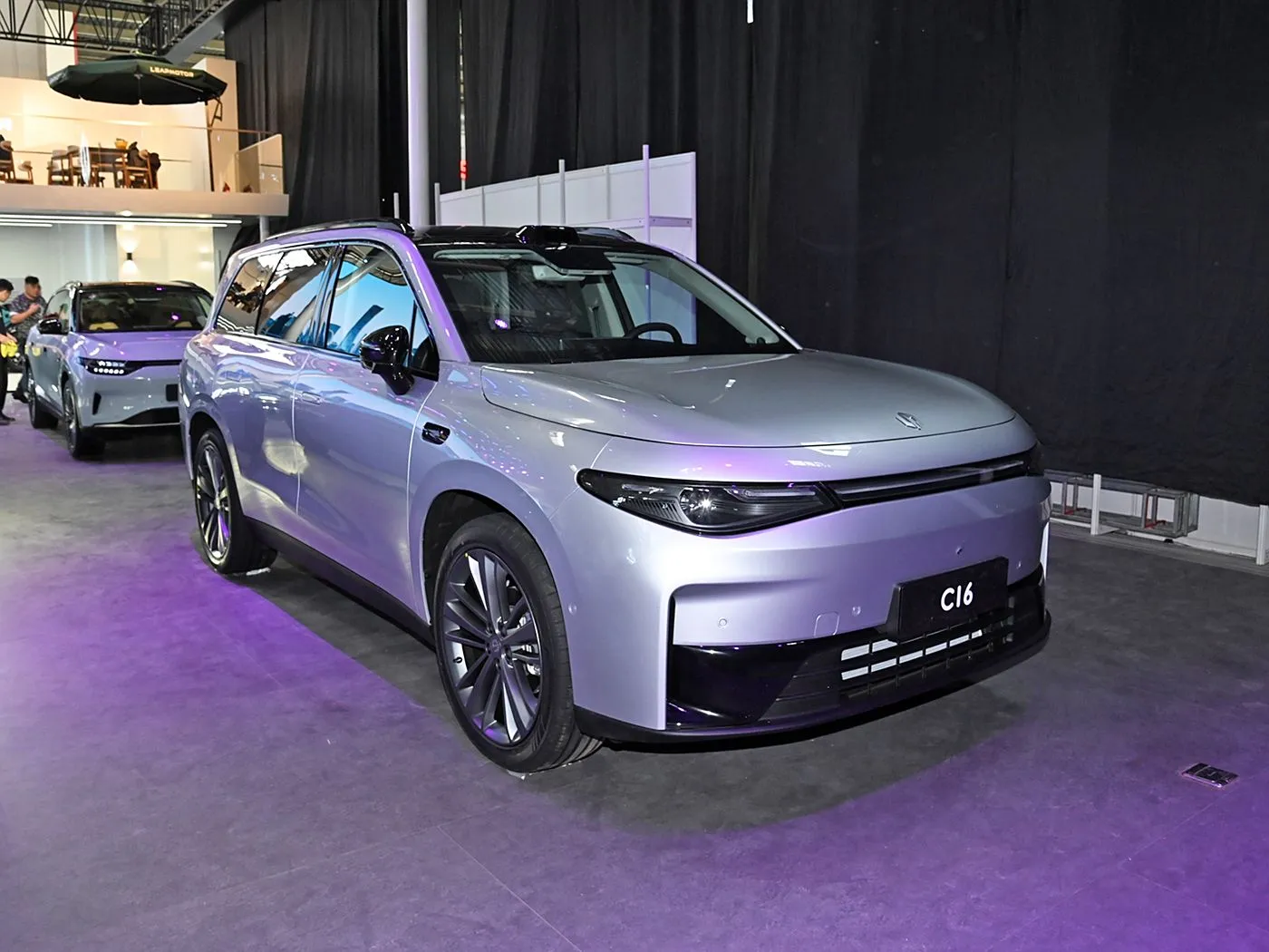 Leapmotor C16 5 эшиктүү 6 орундуу EV SUV 4WD айдоо режими Сол рулдук электр жана гибриддик күйүүчү май New Energy Auto