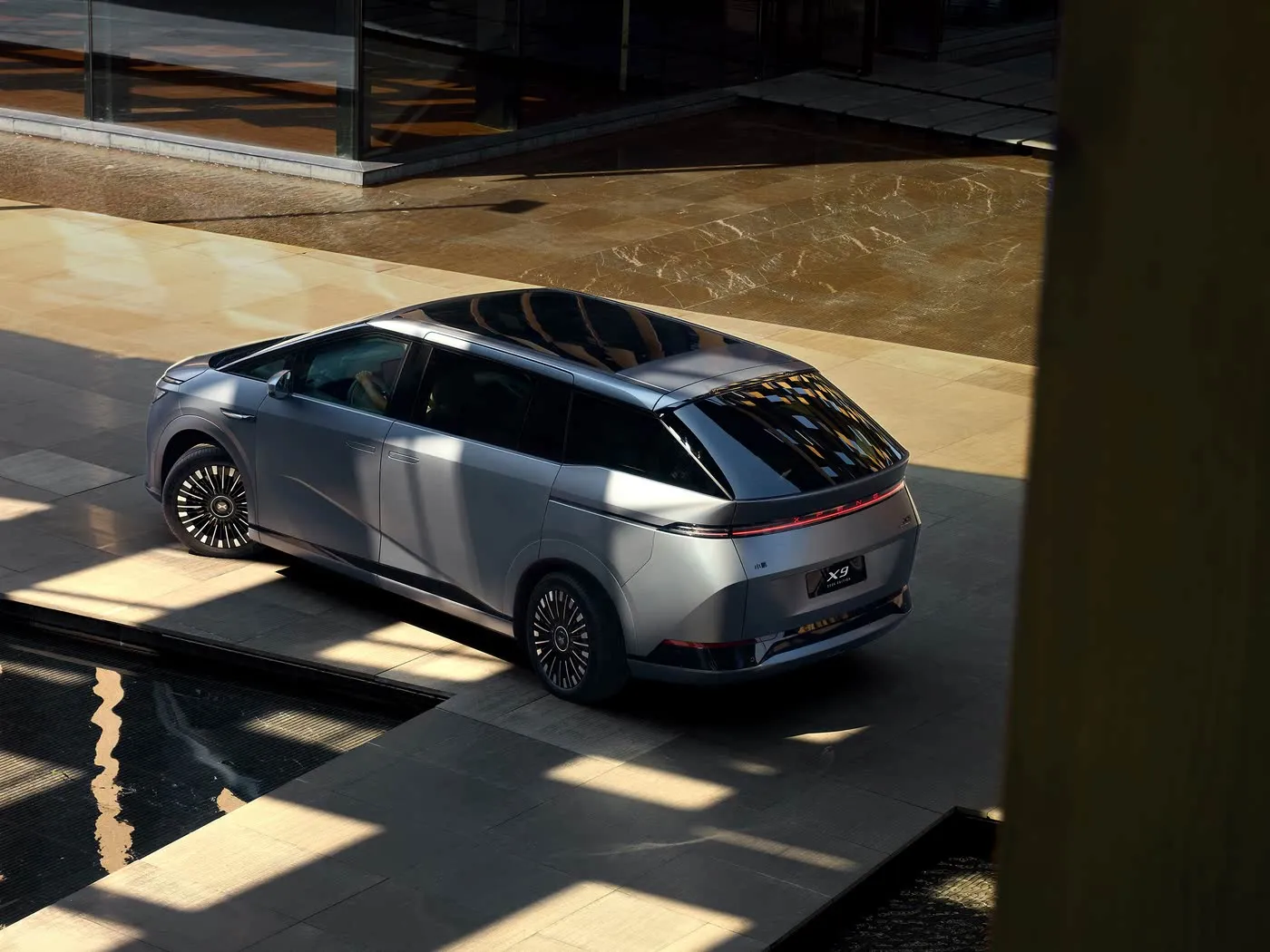 Xpeng X9 Long Range MPV Suv Ture Still Rever Rever Electrication