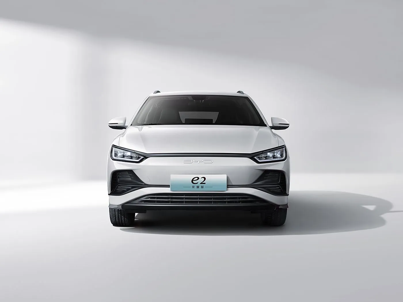 BYD E2 Luxury Electric EV Sedan SUV Хэтчбек Сол рулунда литий батареясы бар мотор Кытайдын жаңы энергетикалык унаасы