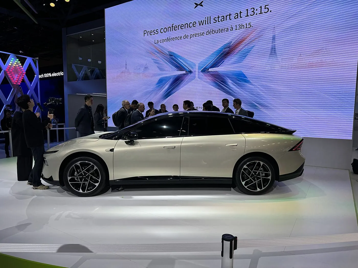 Чектелген Edition EV XPENG P7 + 5-орундуу таза электр хэтчбэк Жаңы дизайн сол рентер 685 км Максималдуу энергия автоунаасы