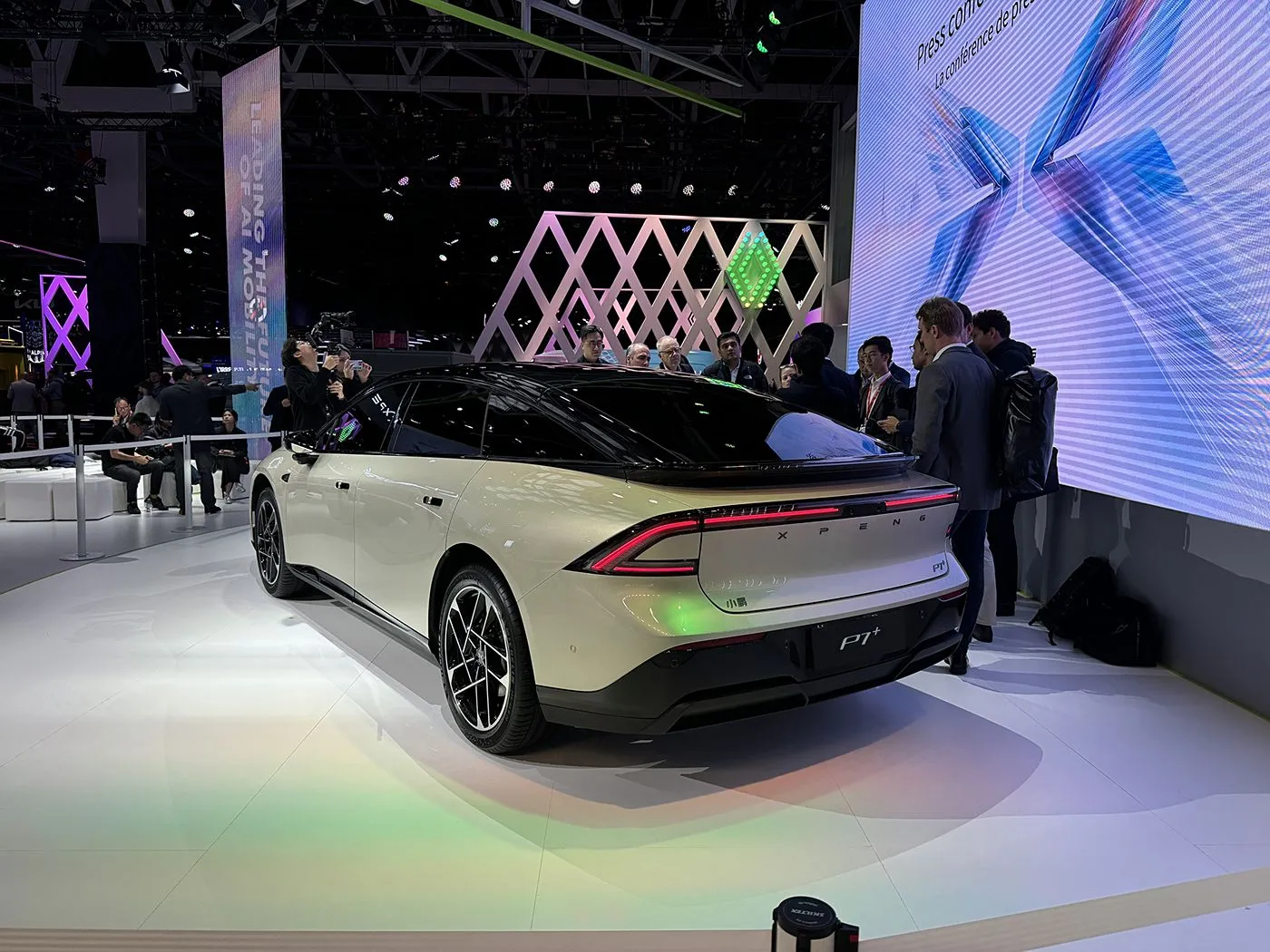 Чектелген Edition EV XPENG P7 + 5-орундуу таза электр хэтчбэк Жаңы дизайн сол рентер 685 км Максималдуу энергия автоунаасы