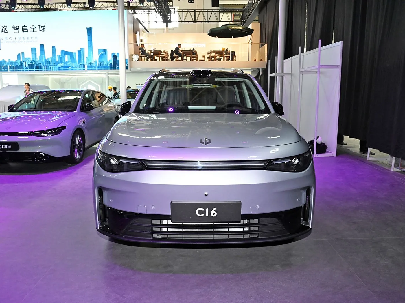 Leapmotor C16 5 эшиктүү 6 орундуу EV SUV 4WD айдоо режими Сол рулдук электр жана гибриддик күйүүчү май New Energy Auto