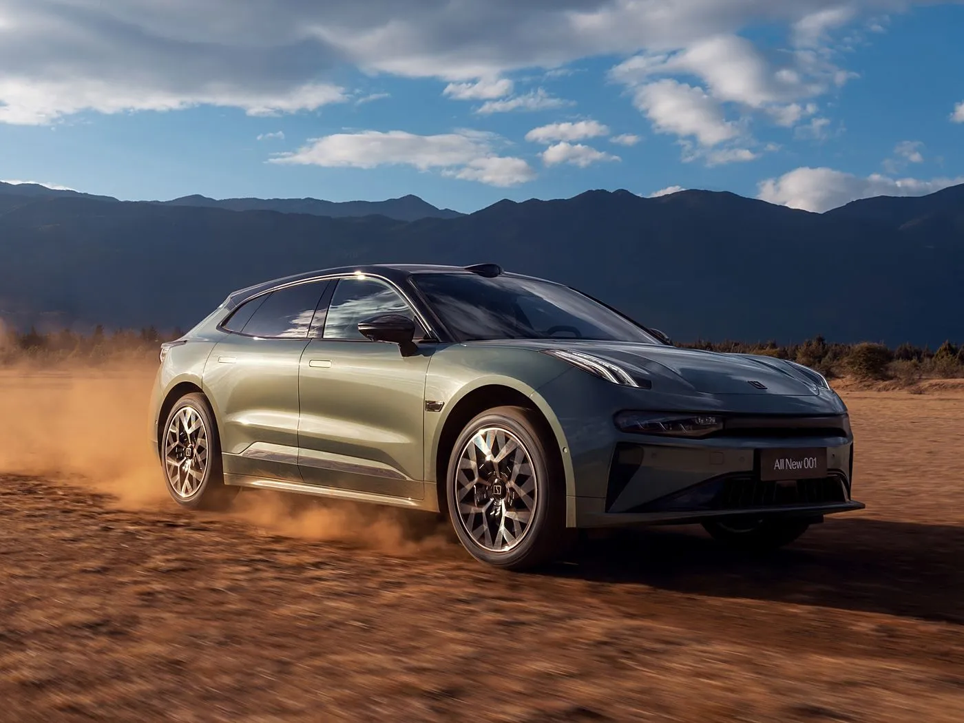 Zeekr 001 Электр 5 орундуу Хэтчбек Жогорку сапаттагы 4WD 705 км узак аралыкка жаңы энергетикалык унаа
