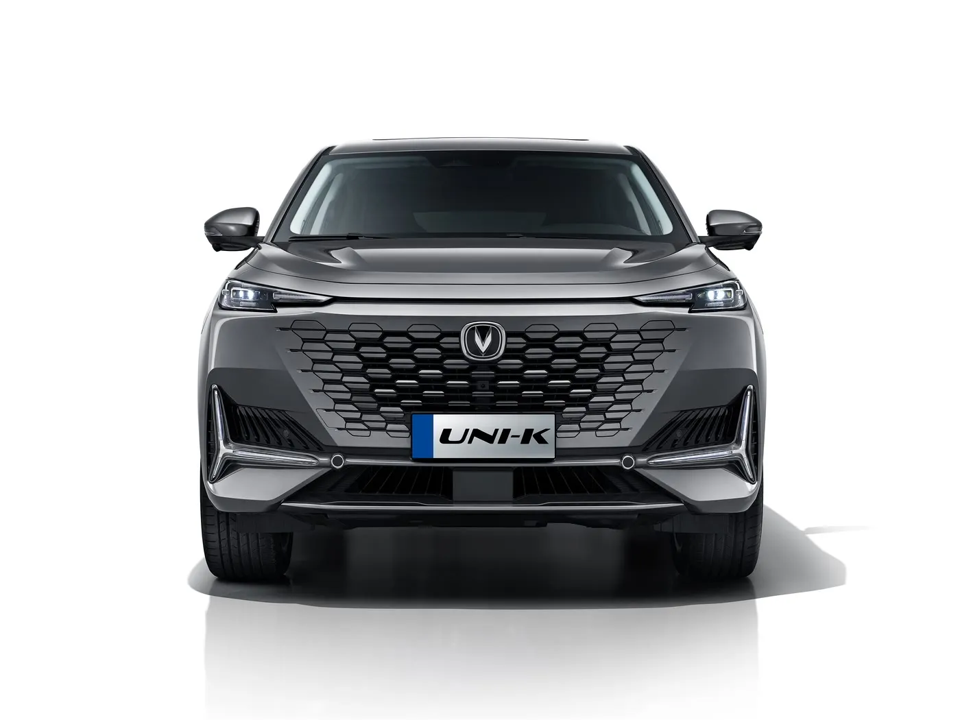 BYD E2 Luxury Electric EV Sedan SUV Хэтчбек Сол рулунда литий батареясы бар мотор Кытайдын жаңы энергетикалык унаасы