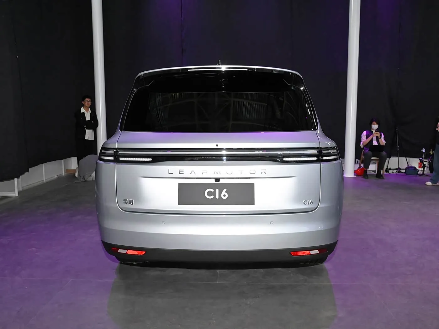 Leapmotor C16 5 эшиктүү 6 орундуу EV SUV 4WD айдоо режими Сол рулдук электр жана гибриддик күйүүчү май New Energy Auto