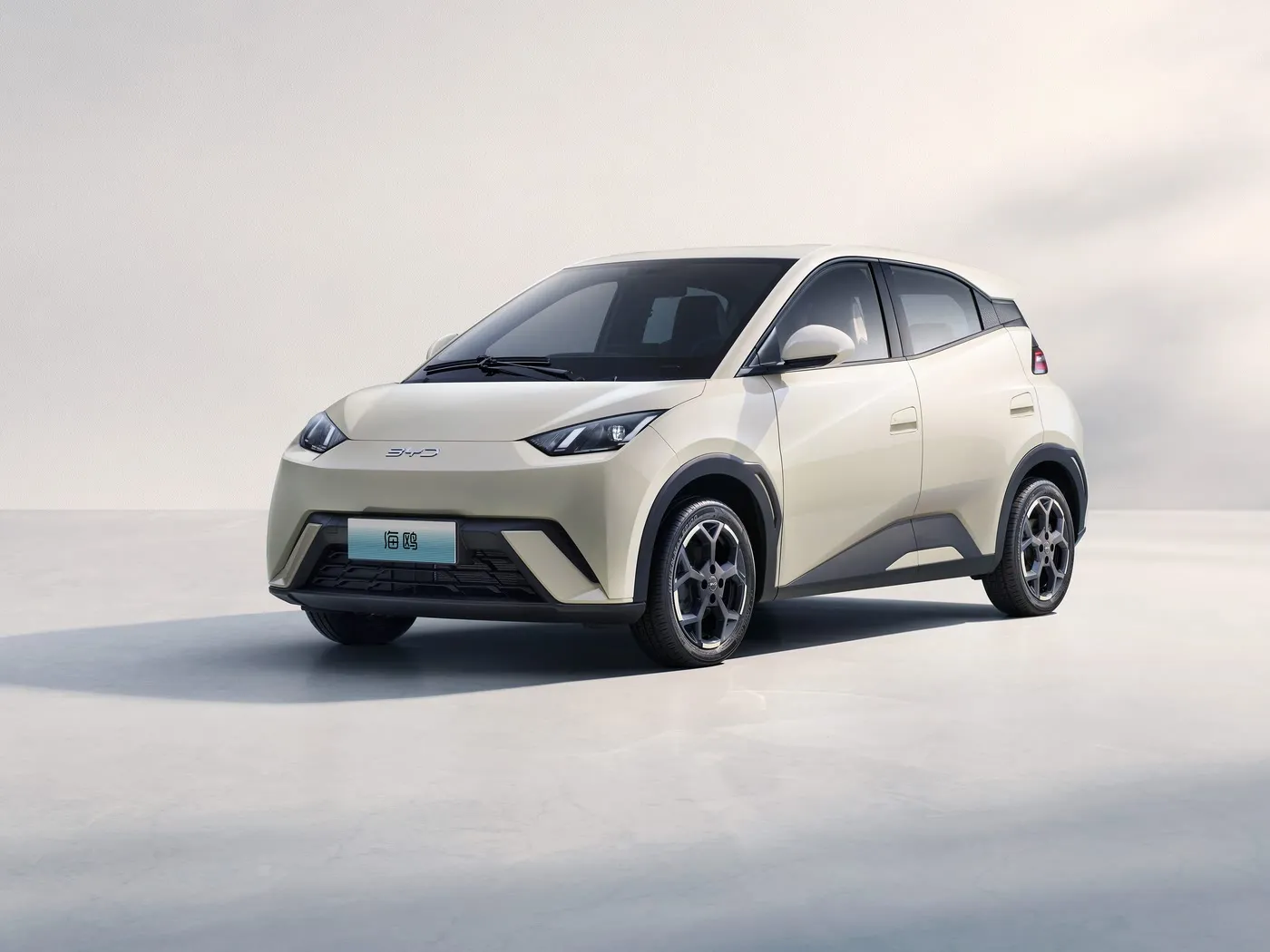 BYD Seagull EV Хэтчбек Мини Smart SUV алдыңкы дөңгөлөктүү, арткы камерасы бар жаңы энергетикалык унаа литий менен иштейт.