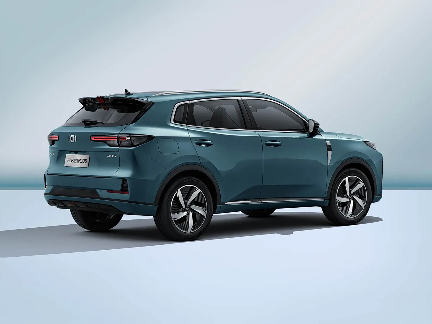 Changan NEVO Q05 Hybrid Electric SUV Long Range Автоматтык Берүү кутусу 5-Эшик 5-Ооруну Булгаары Ички Сол