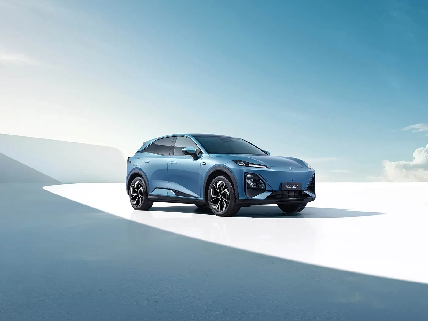 Deepal S07 Жаңы Энергетикалык Унаа Премиум Сув узартылган-аралык / EV Long Drange Wheelbase 5 орундуу дюймдук экран